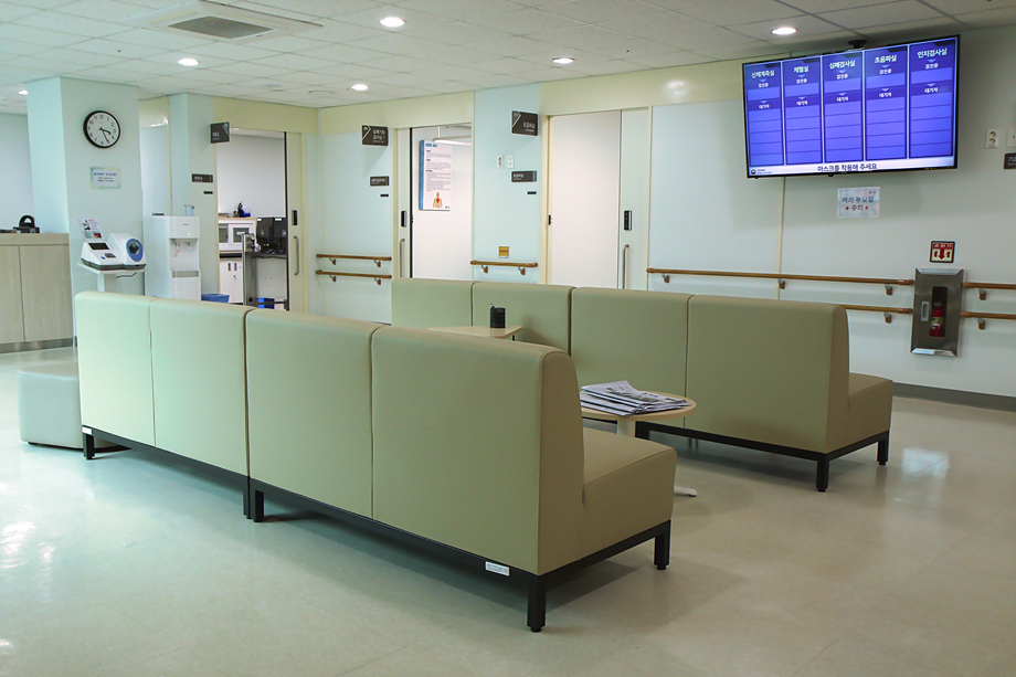장애인건강검진센터 2층 로비 사진